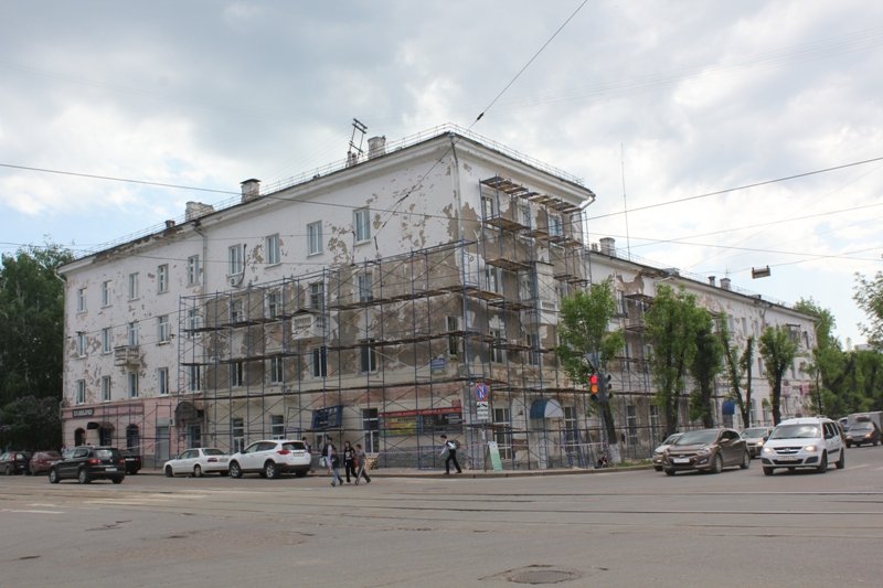 В Уфе начали ремонтировать дома на улице Пархоменко 