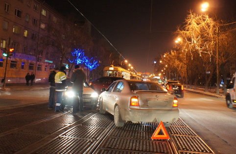 Свыше миллиона рублей отсудил МУЭТ у водителей за простой трамваев