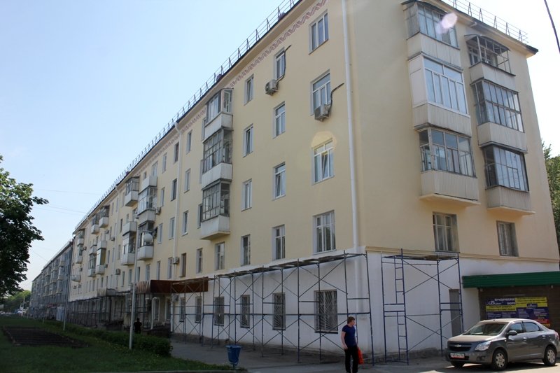 На проспекте Октября в Уфе ремонтируют фасады домов