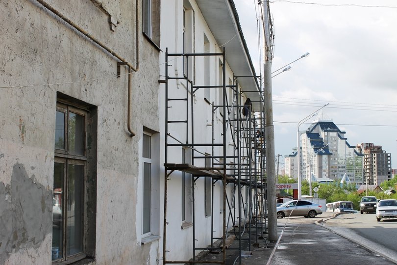 В Уфе продолжают ремонтировать дома по улице Софьи Перовской
